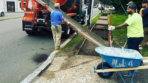 Carousel image 8911a577fd49e70b54be sidewalk workers