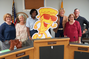 Carousel image 2aca4375892504d67288 slicey visits fanwood council