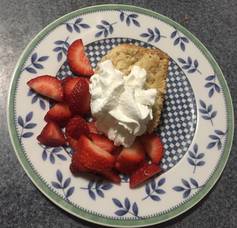 Carousel_image_9fd7746636877864f18a_snow-drift-cake1-1