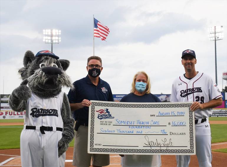Patriots Raise 16 000 For Rwj Barnabas Health Tapinto