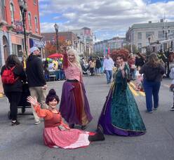 Carousel image 0473b8e549fec5c48693 sompixbbhalloweenfest2024sandersonsisters
