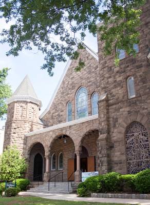 Carousel_image_4942861e127961a1b759_sompixunitedreformchurchfacade