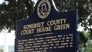 Carousel image 4ab3085162df8b7cbb95 sompixcourthousemarker