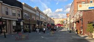 Carousel image 7651dfa8a530d8488b1e sompixdivisionstreet  1 