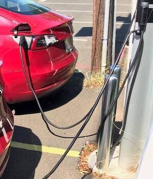 Carousel image clone 1687743 e6f43f16b7f924da6a21 sompixelectriccarchargestation1