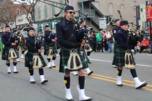 Carousel image clone 1712822 7a4f09ef7e795a64e1e9 sompixstpatparade8bagpipesmoney