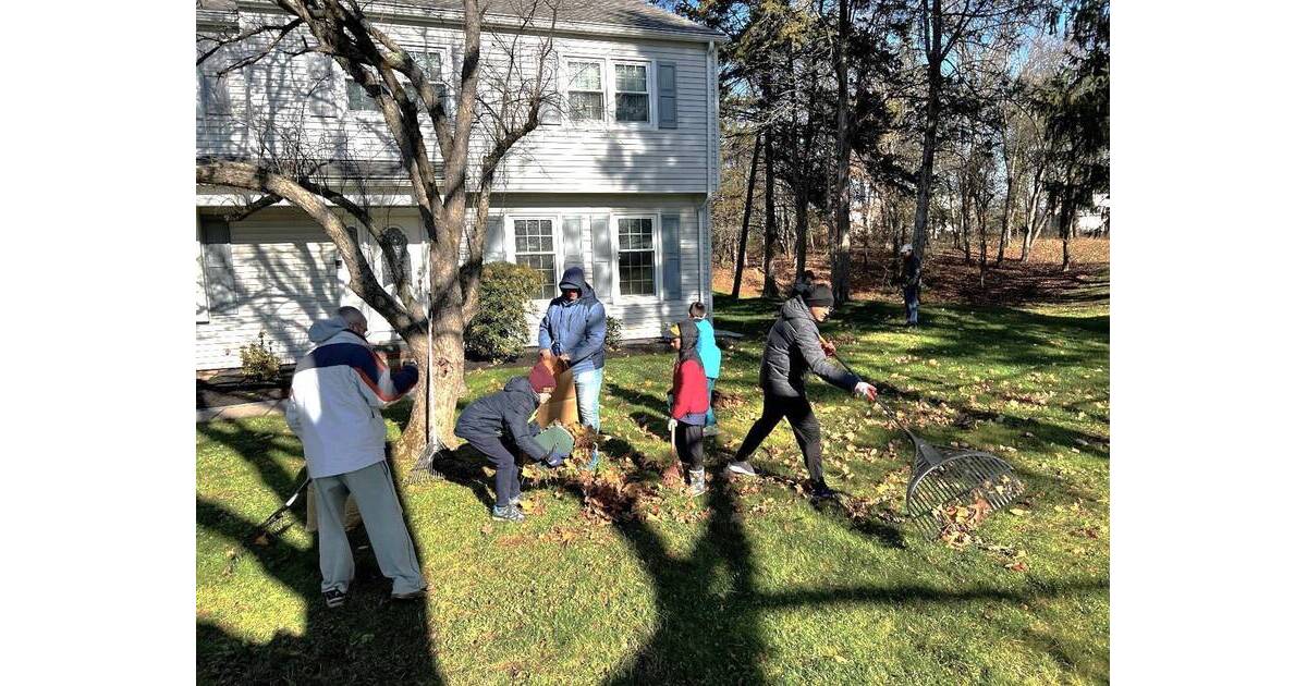 Fall Raking Volunteer Volunteers Needed for Somerset County Fall Leaf Clean-up Project ...