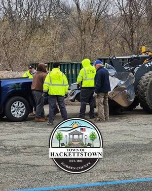 Carousel image 1db5715624aab158741c spring clean up