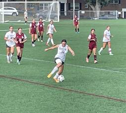 Carousel image e15c0bd91c04c34066b4 spgirlssoccer1