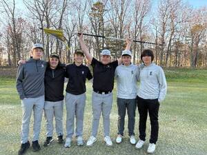 Carousel image 16060a17c249bd02ff3f sr boys golf team 25