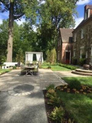 Carousel_image_c3adb8b4d791f654e173_ss_backyard