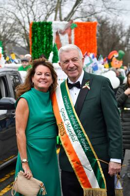 Carousel image 1ad072f281336302630f st paddys parade 1237