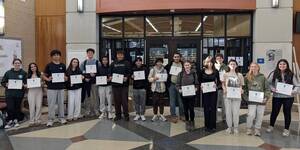 Carousel image 82fec138b0f859b45369 students