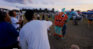 Carousel image clone 1684145 a51f1a36cbbd44177977 strawberryfest4