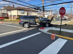 Carousel image b4c634d0e96fbdb43df8 suv into utility pole