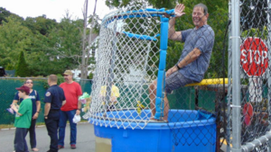 Carousel image b5f3b461964331e99d30 suckasunny dunk tank