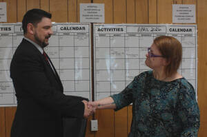 Carousel image 2f16723778fe4659178b swearin