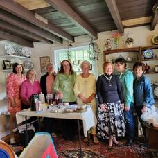 Carousel image 0617c363b382bcc8db5c tea porch volunteers  2024 pic