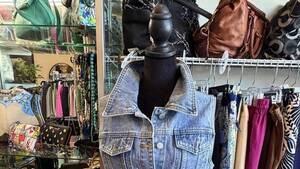 Carousel image 512ee21fa469863abd7a think twice