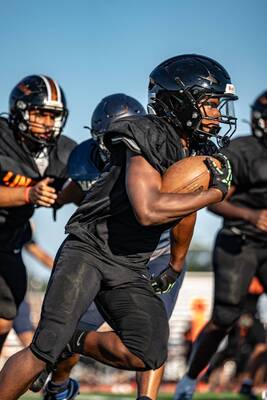 Carousel image 06a099233b4584efa978 tiger kickoff 3