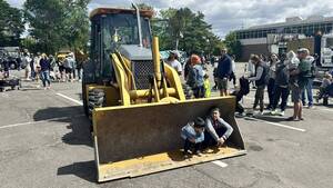 Carousel image 6bf2a484817fcf743bad touch a truck 2