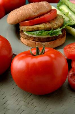 Carousel image e649f2b1b56fad8833cd tomato big beef   photo credit all america selections