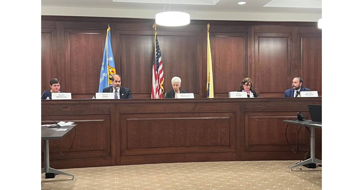Candidates for Berkeley Heights Town Council Share Podium To Address