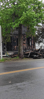 Carousel image bfe8d38f1e8a49c7b8ff troy fire pic 6
