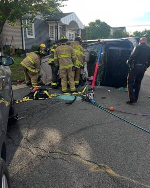 Carousel image c07be98d37e1cc789ee1 two car crash and rollover cr rrfd 2