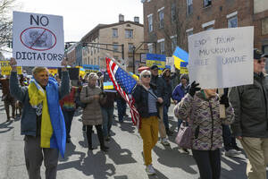 Carousel image 8b7d29be9327607b77ef ukraine support rally 69