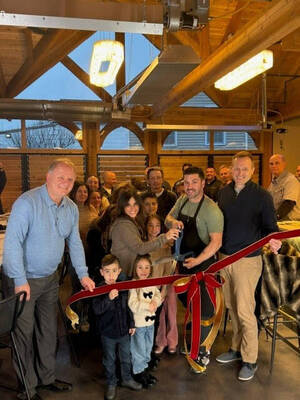 Carousel image b19575f2f899f52f94f9 unnamed  99 