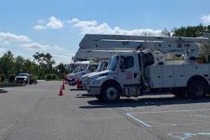 Carousel_image_734d4db89474e2a7fc57_utility_trucks