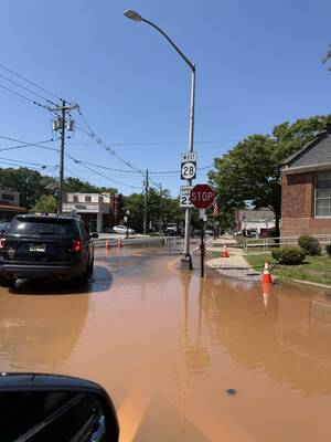 Carousel image 49f5423bbcd6472fa99c water main suzana carvalho 