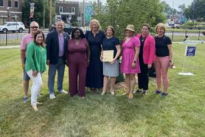 Carousel image 8a7be9 arielle alsh estfield oundation