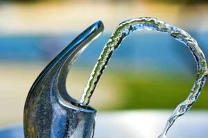 Carousel image c95a199c7c3cc6ab40af water fountain