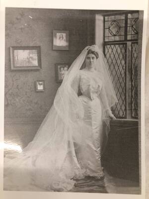Carousel image f0190fd25bbb1d596529 wedding dress photo 1 