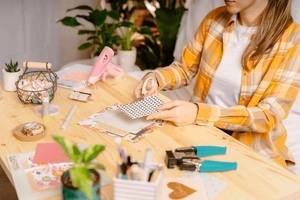 Carousel image 98e7ac6c0aad1c4326ad woman doing crafts