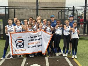 Carousel image fe688a3972f86ffe1ee4 wood ridge softball champs with banner