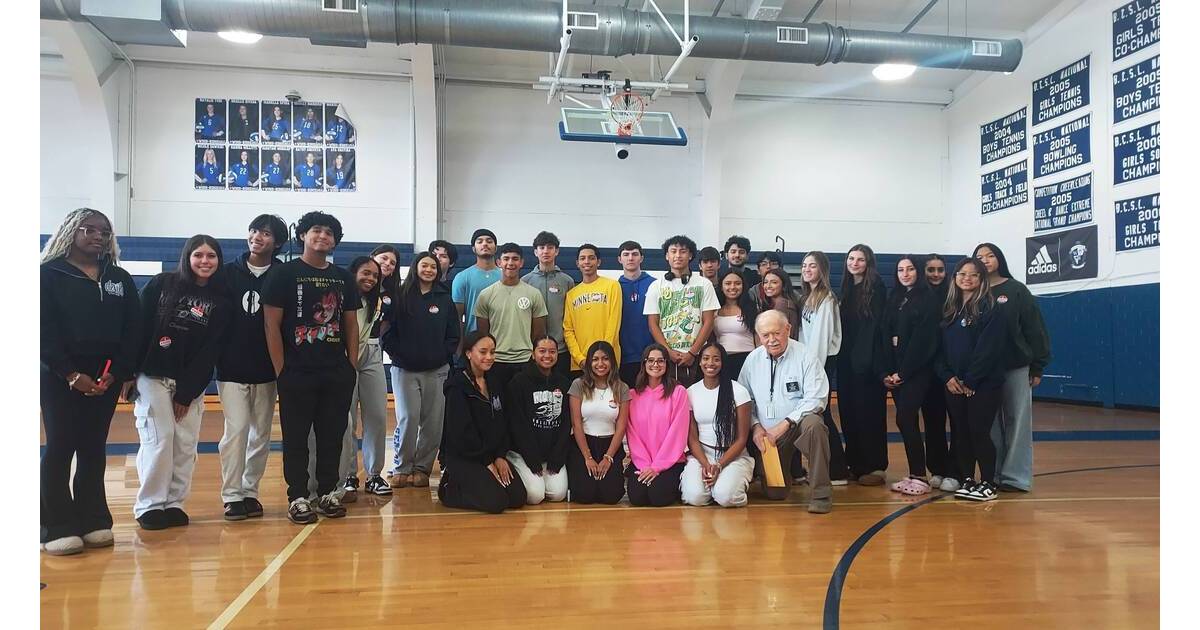 WoodRidge Students Head to the Polls as Election Workers Hasbrouck