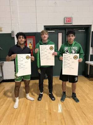 Carousel image addcec54648ffb3625fa wrestling morris knolls 2
