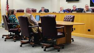 Carousel image 608ceff0d6c4b133a029 wyble and murphy at budget meeting