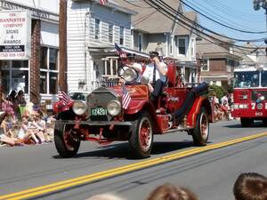 Carousel image 75b52b274a8e4d264ba4 z parade03