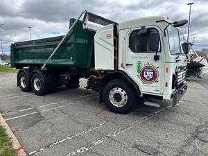 Carousel image 08ebcb1c7e41f700bc9e z woodbridge trash truck