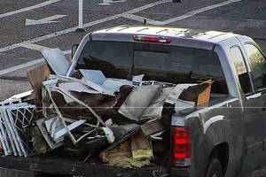 Carousel image 693f207fbbdec927de06 best crop e271800a667bdb054847 06122024 trash filled truck