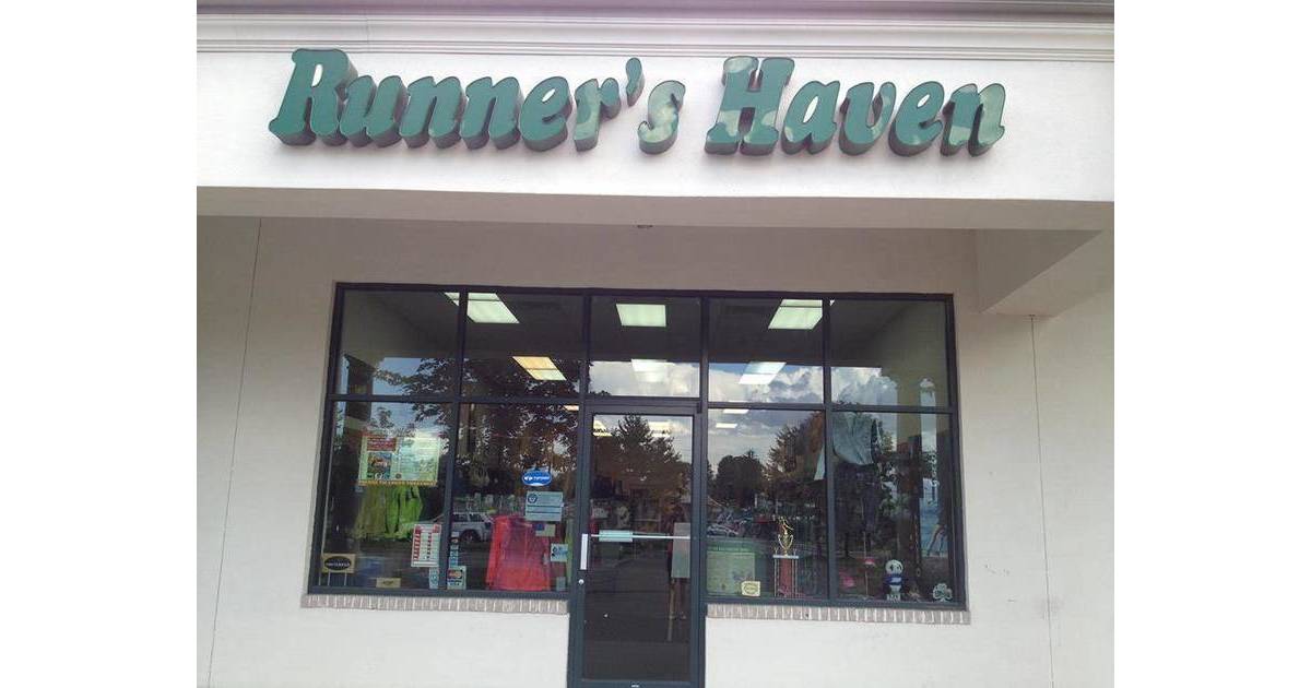 Randolph’s Runner’s Haven to Host Food Drive on Small Business Saturday