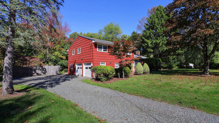1152 Lenape Way Scotch Plains NJ 07076 USA-001-054-Exterior Front-MLS_Size.jpg