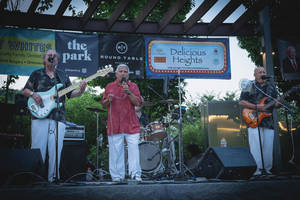 Concert Highlights: Good Vibrations & Rag Dolls Draws Large Crowd to The Grove in Berkeley Heights
