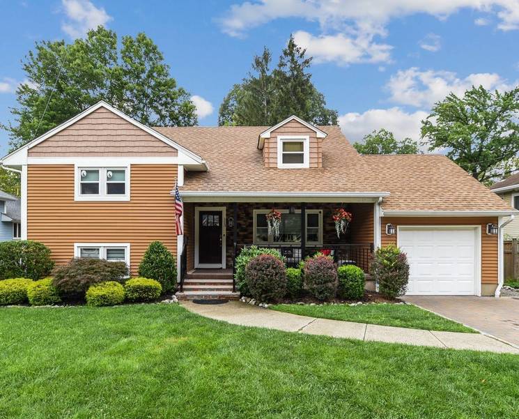 1 - Front of Home.jpg