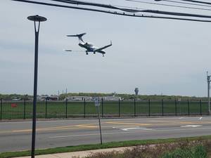 Carousel image 37856c157bb39d862c5b 0c2b8d2efc9a51147986 2022 small plane lands at teterboro airport may 2022 by faith a