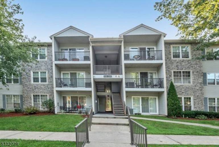 247 Robertson Way.jpg